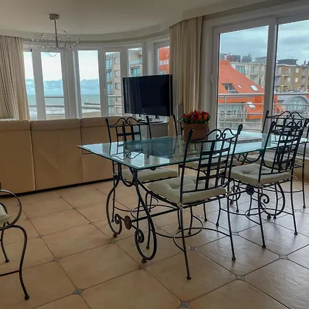 아파트 With Stunning Sea Views, Cleaning Included