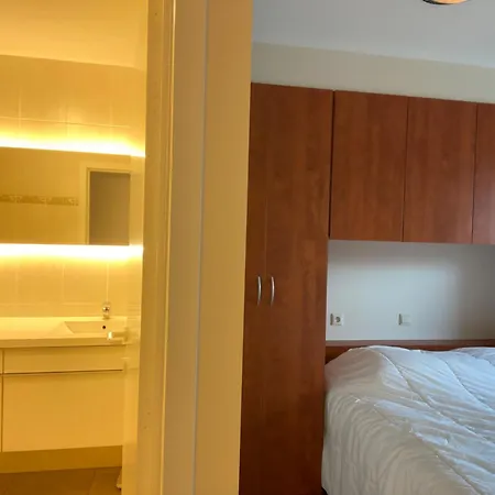 In For 4 Persons, Cleaning Included