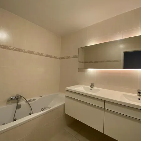 아파트 With Stunning Sea Views, Cleaning Included 니우포르트